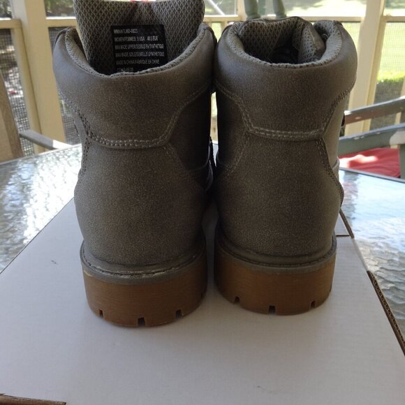 LUGZ Mantle Mid women's size 9 Grey desert style boots slip resistant mid weight - Picture 13 of 16